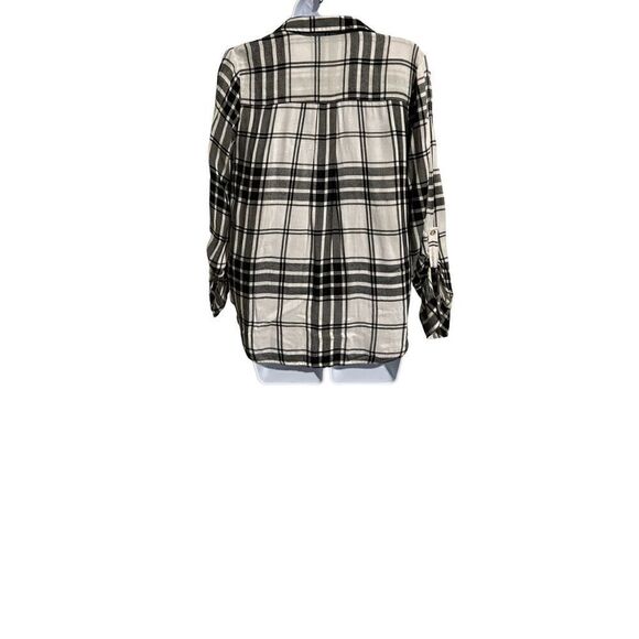 Button Down Flannel Size M - Picture 2 of 3
